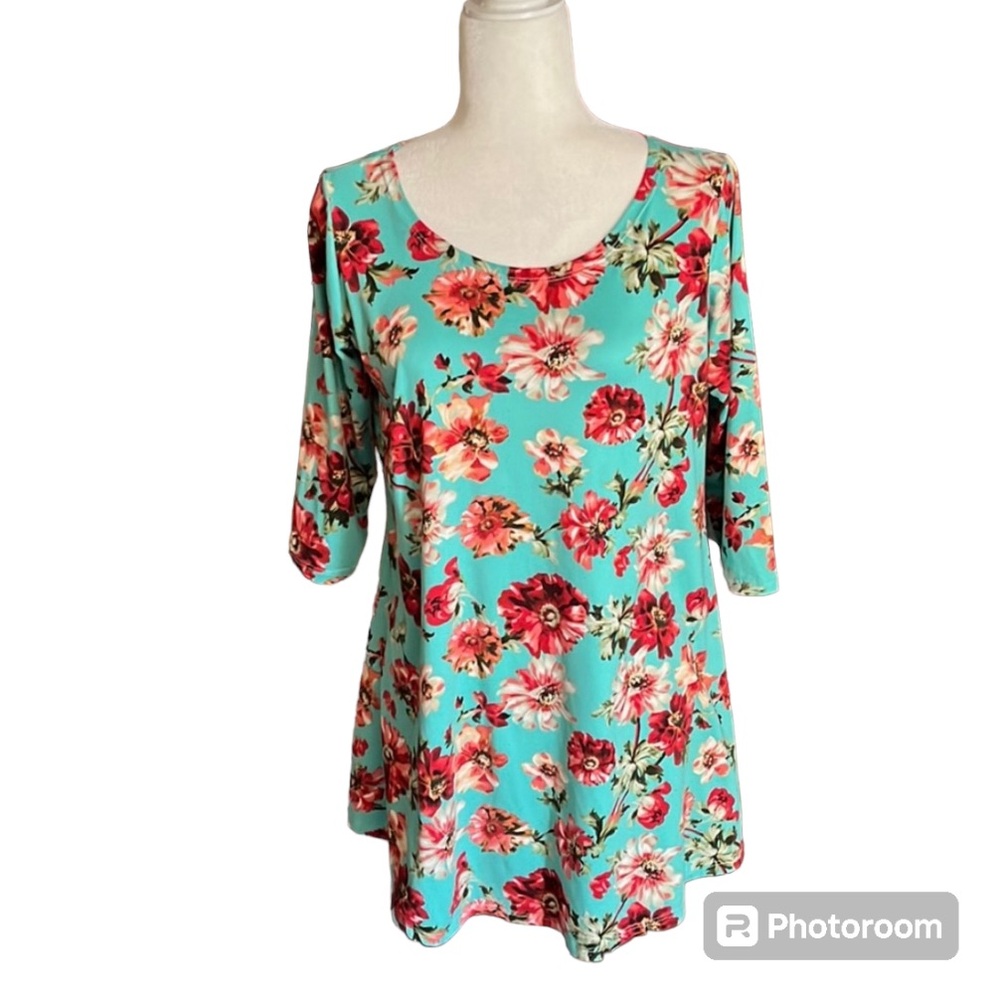 Flirty Pink Blue 3/4 Sleeve Floral Tunic Top